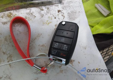 2016 Kia Sedona Lx z USA, uszkodzony, nr VIN KNDMB5C15G6116170